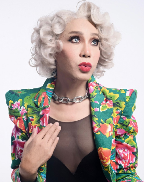 มัม ลาโคนิคส์