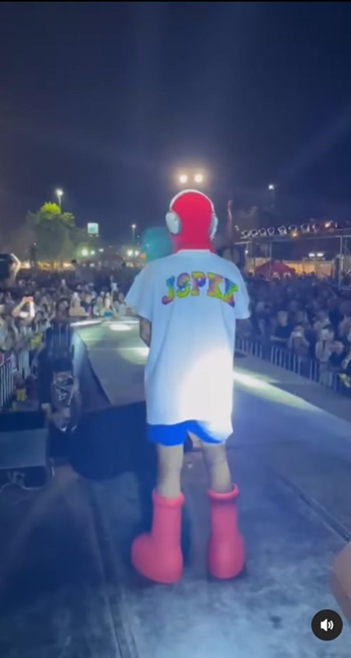 แจ๊ส ชวนชื่น