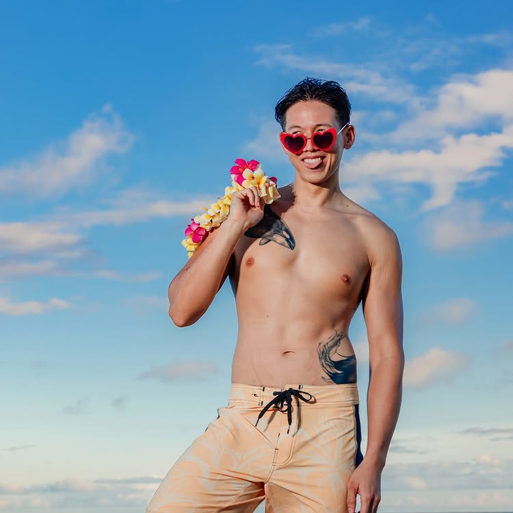 ทราย สก๊อต โชว์หุ่นเฟิร์ม ซิกแพกมาเต็ม อย่างเท่