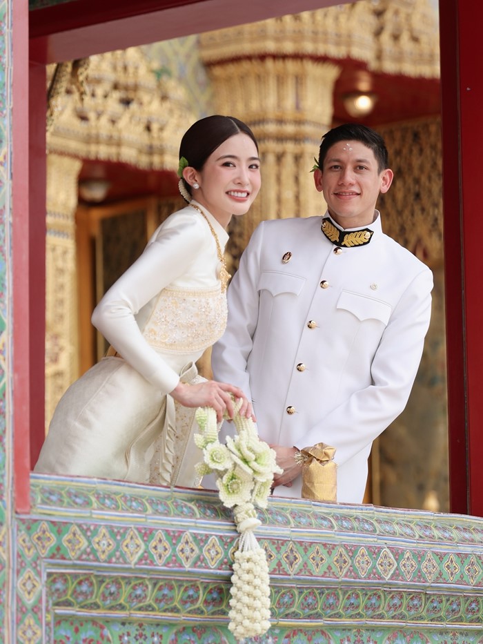 มาแล้ว.. ภาพแต่งงาน มายด์ ลภัสลัล สวมชุดไทยงดงาม เข้าพิธีสมรส ทายาทสิงห์ 