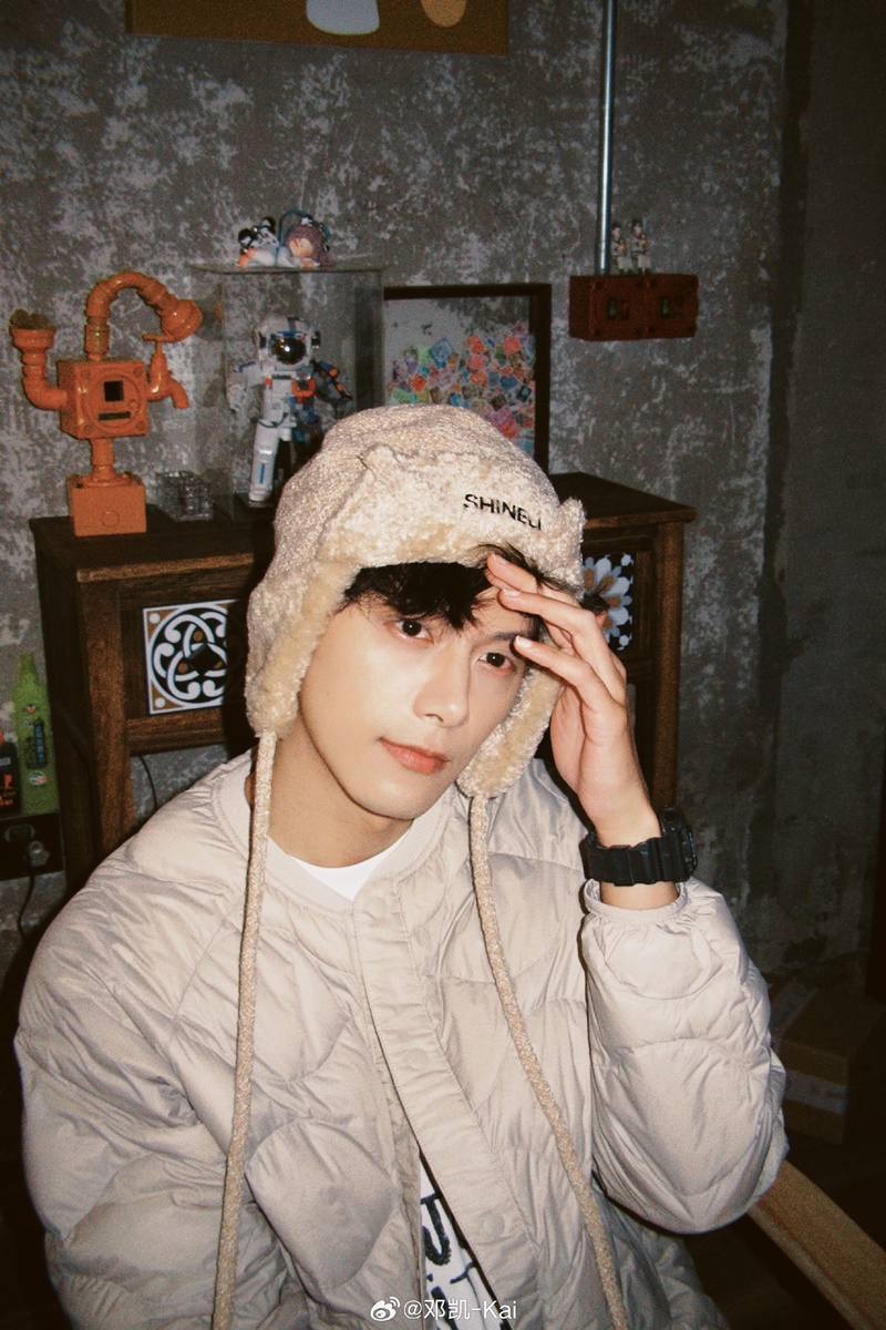 เติ้งข่าย ประวัติ