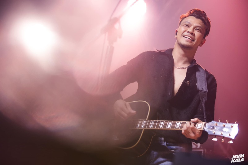 หนุ่ม กะลา