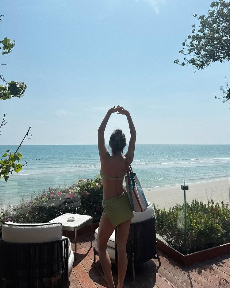 โยเกิร์ต ณัฐฐชาช์ นุ่งบิกินี่อวดหุ่นสับ อื้อหือ เผ็ดร้อนกว่าอากาศ