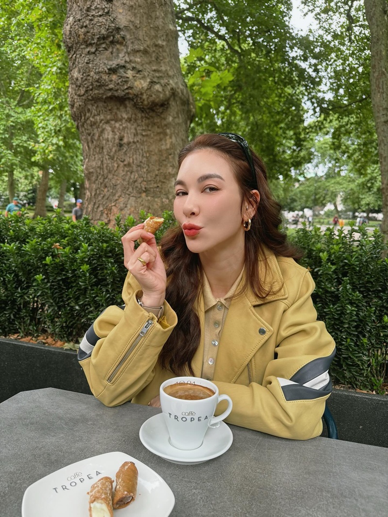 โบว์ เบญจวรรณ ร่วมเฟรมครอบครัว แบงค์ พชร