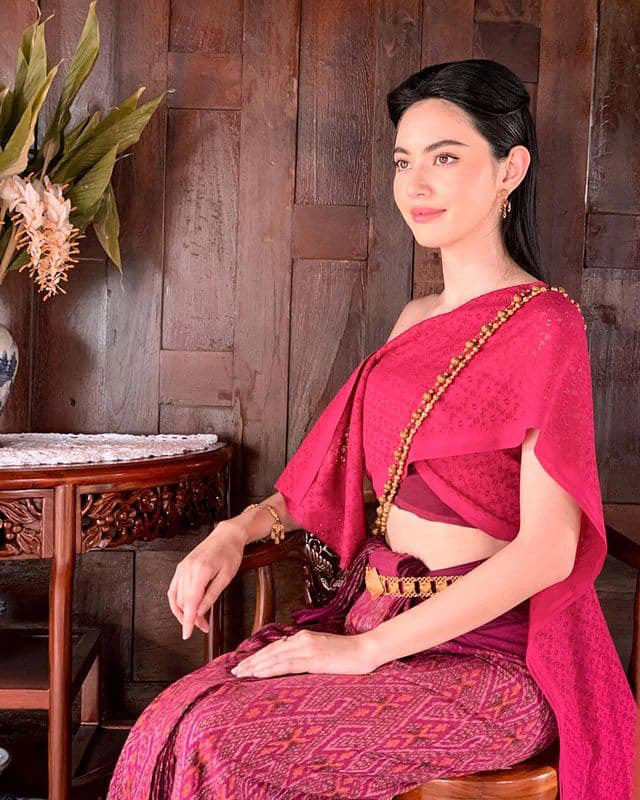 ใหม่ ดาวิกา