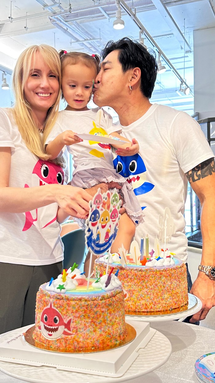 บอย ภิษณุ ร่วมเฟรม อแมนดา เชียร์ลูกสาวที่งานโรงเรียน