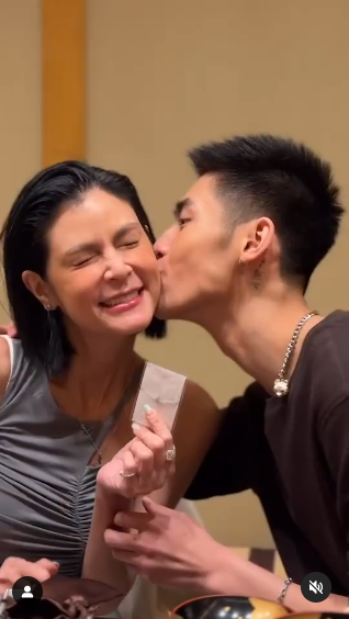ปิ่น เจ ฉลองวันเกิด พร้อมหน้าลูก ๆ
