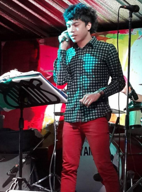 ส่องภาพ ปุ้ย L.กฮ. สมัยหนุ่ม ๆ ลุคผมสั้น คมเข้มไม่เบา