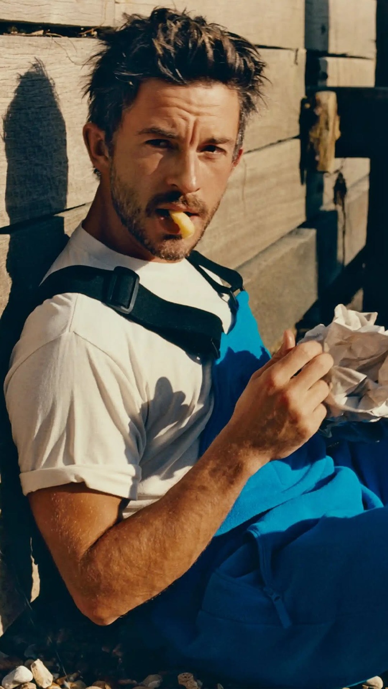 โจนาธาน เบลีย์ คว้าตำแหน่งหนุ่มเซ็กซี่ที่สุดแห่งปี 2025