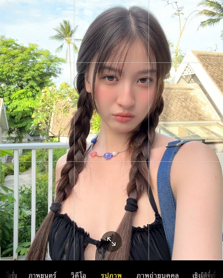 วิว เบญญาภา เสิร์ฟทูพีซท่อนบนออกมาเขย่าใจเอฟซี