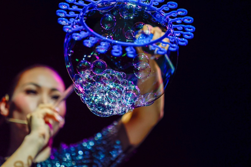 Gazillion Bubble Show โชว์ฟองสบู่