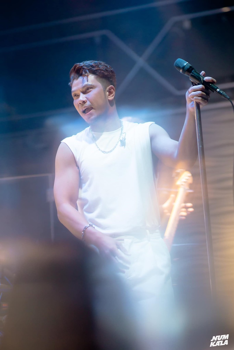 หนุ่ม กะลา