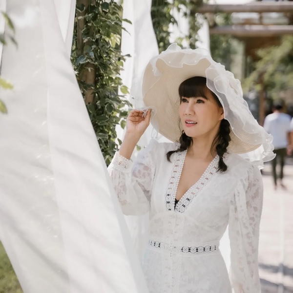 แก้ว อภิรดี