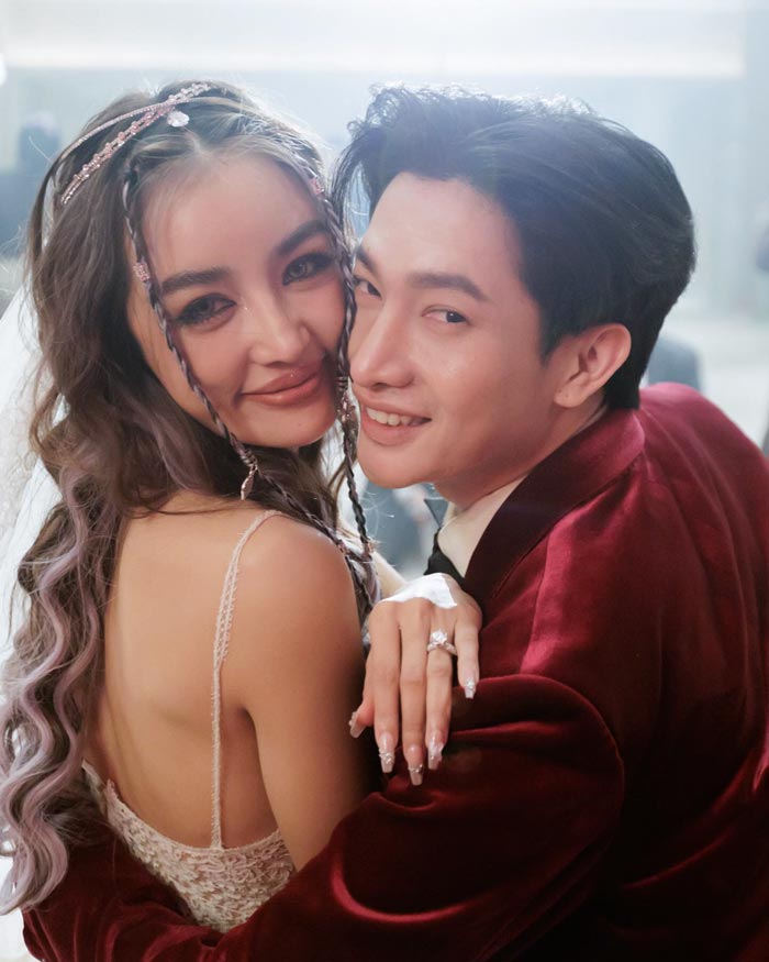 กระแต อาร์สยาม อวดแหวนหมั้น