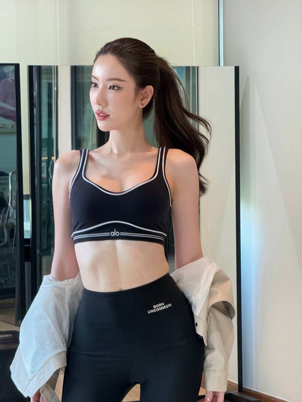 บุ๊ค ธีรชยา Miss Tiffany 2026