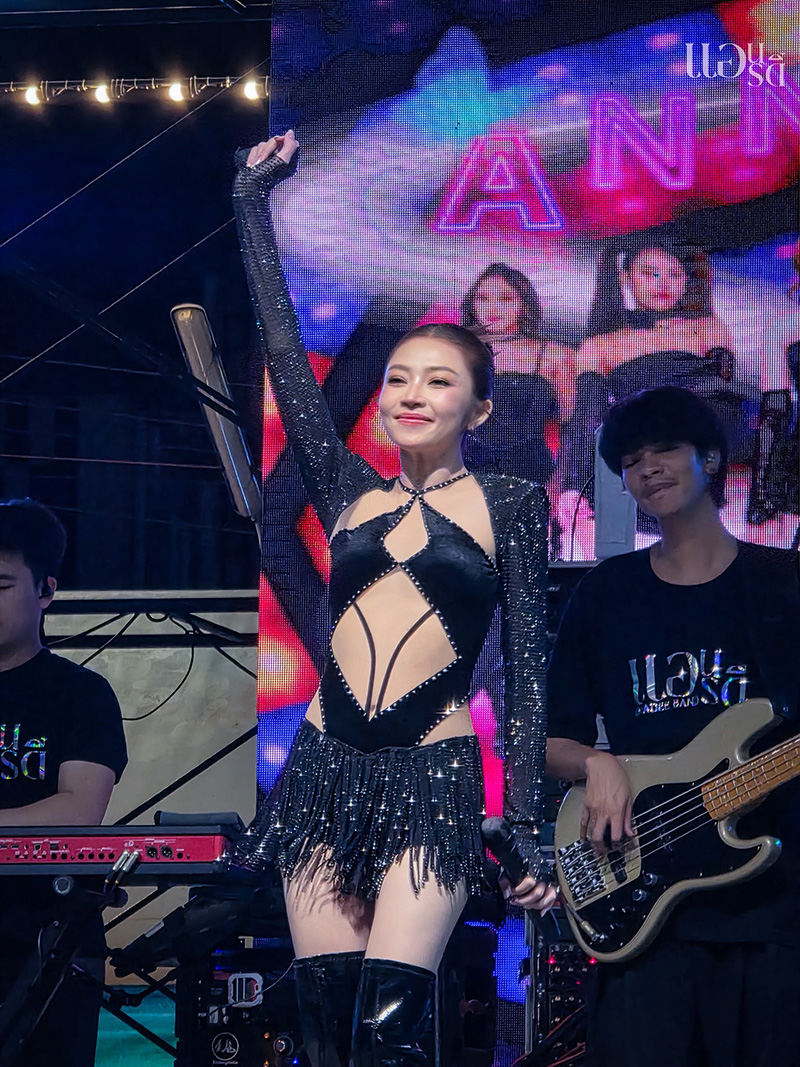 แอน อรดี ไม่ทิ้งการเรียน สวมชุดนักศึกษา ในวัย 32 ปี