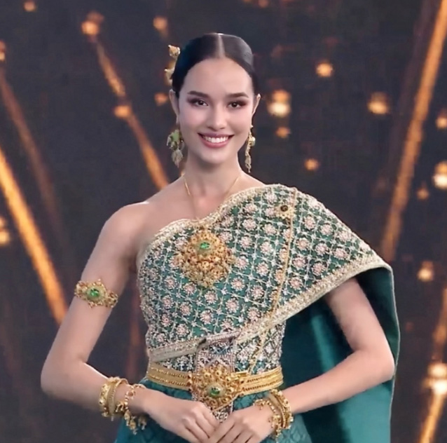 โอปอล สุชาตา กับลุคเข้ากอง Miss World 2025 สวยสง่าสมมงไทยแลนด์