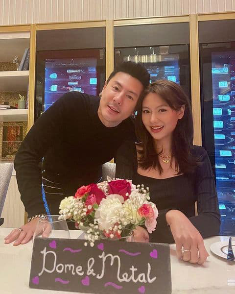 เมทัล สุขขาว