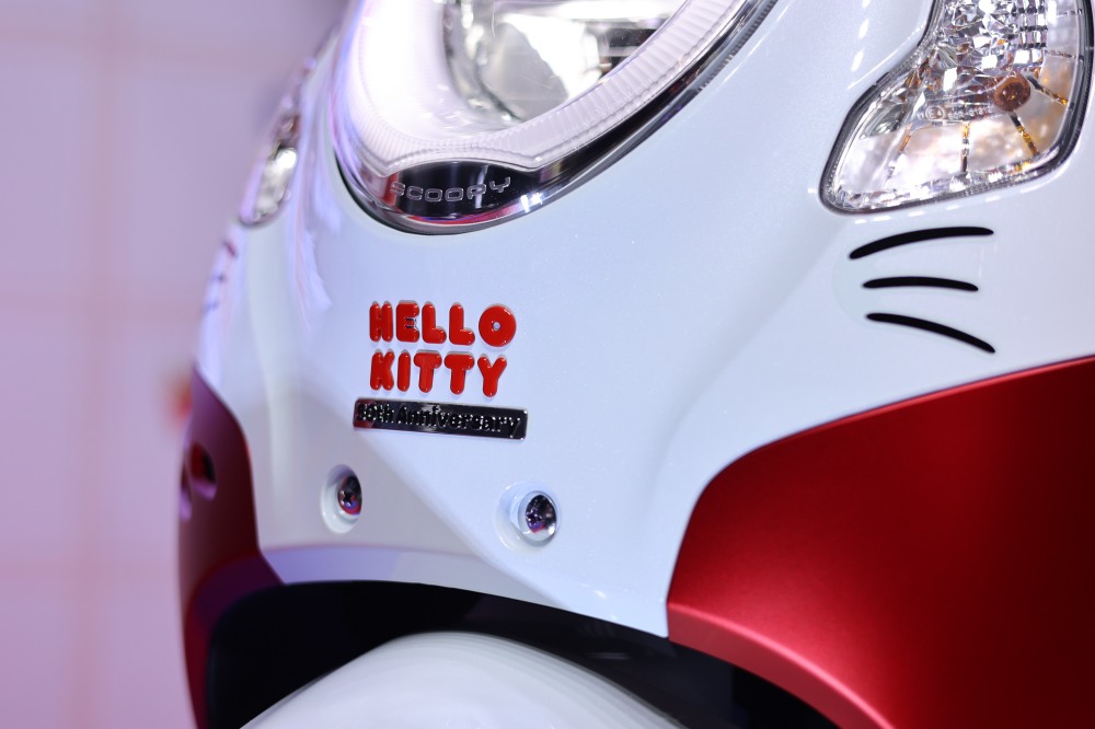 honda scoopy hello kitty