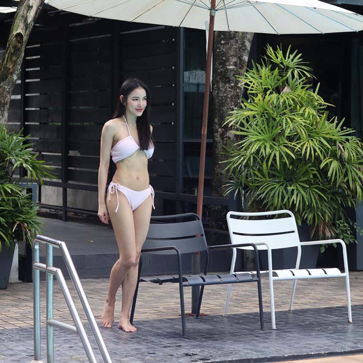 แพท ณปภา ชุดว่ายน้ำ