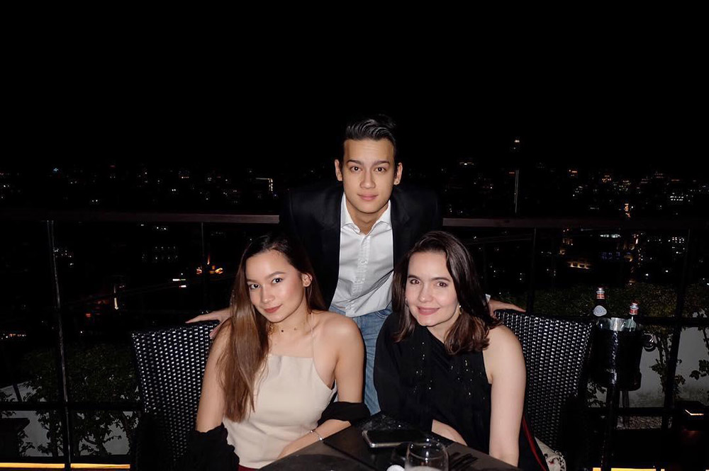 ไอซ์ พาริส, แม่ลูกดารา