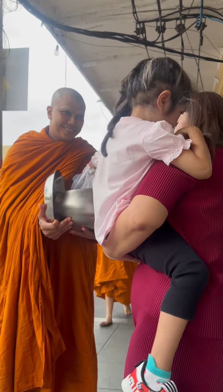 จูน เพ็ญชุลี