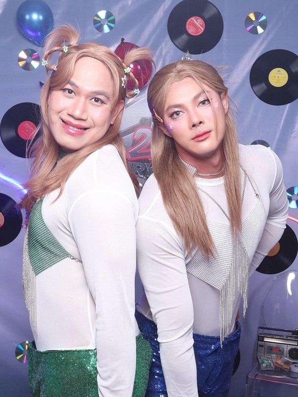 แมน การิน แต่งหญิงเมคอัพจัดเต็ม