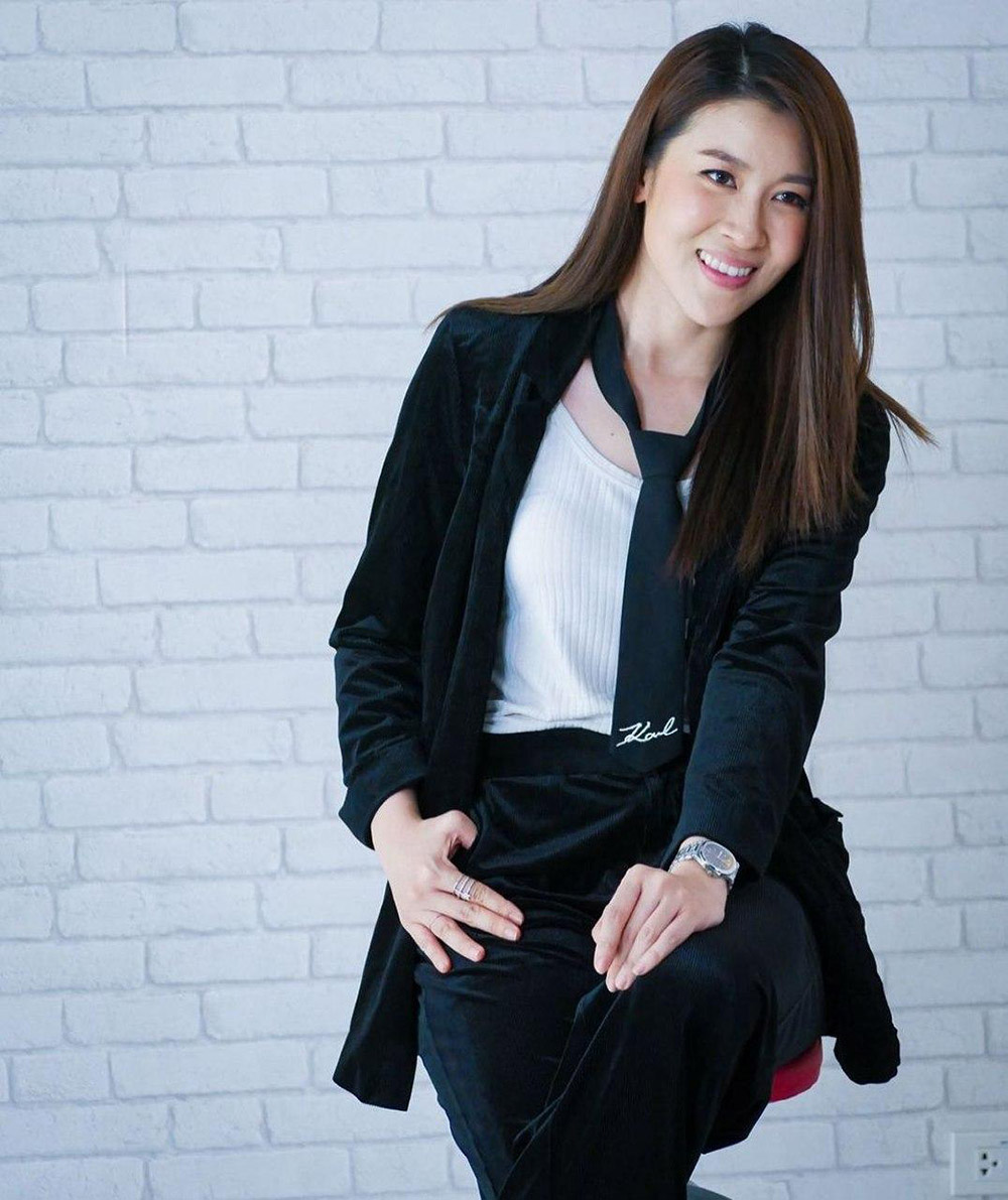 เชียร์ ฑิฆัมพร