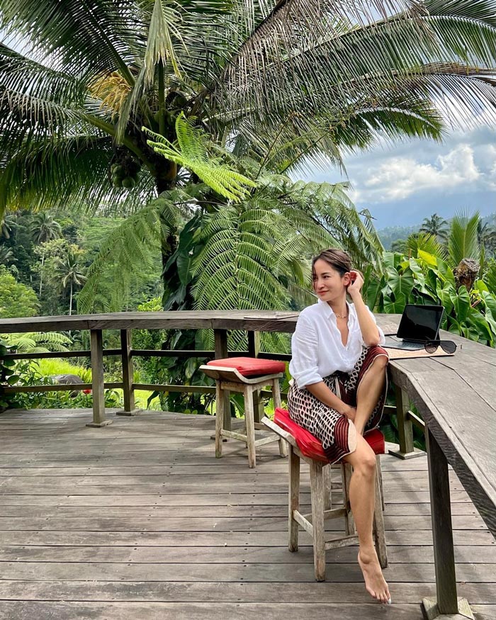 พลอย พลอยพรรณ