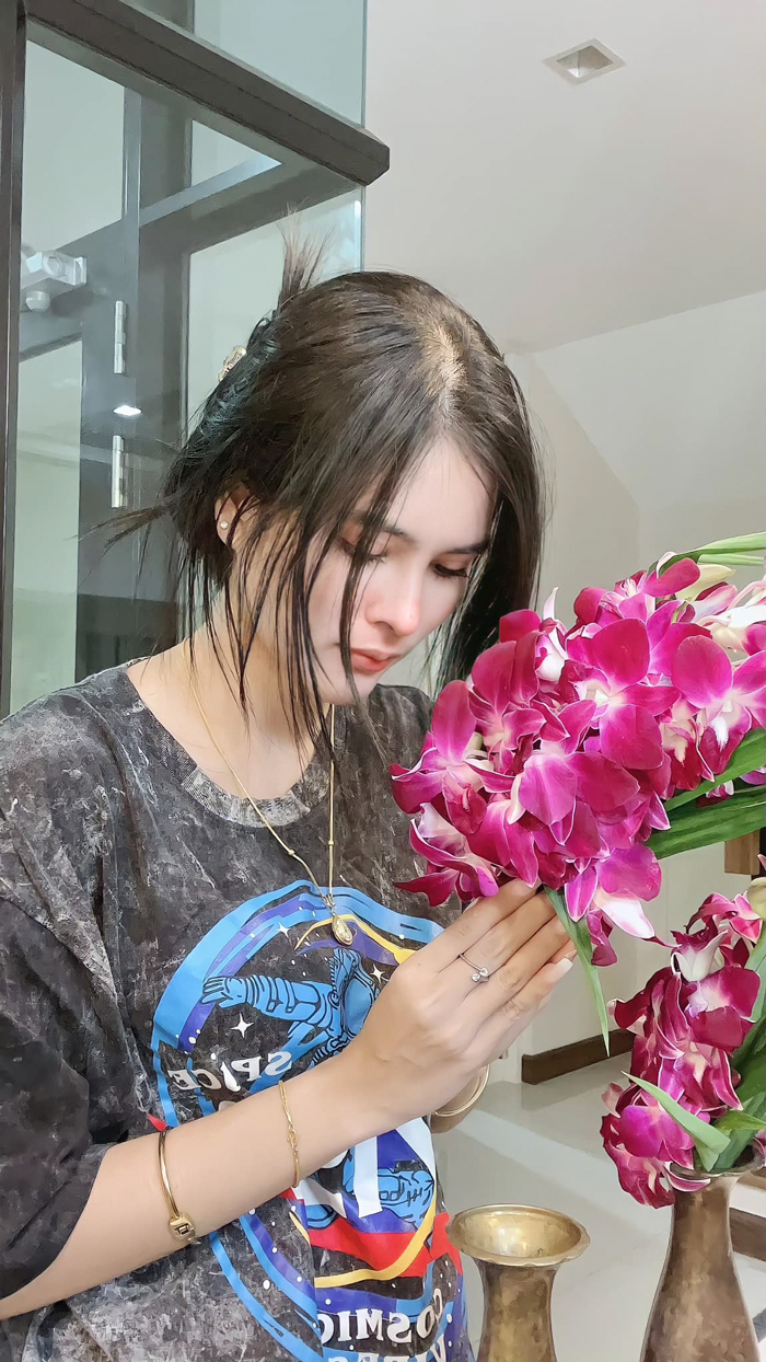 เอ๋ มิรา