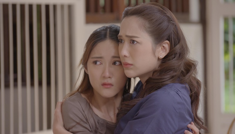 อกธรณี นักแสดง