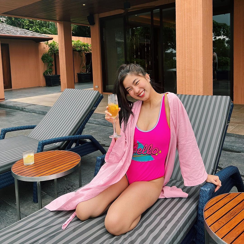 ก้อย อรัชพร ดาราชุดว่ายน้ำ