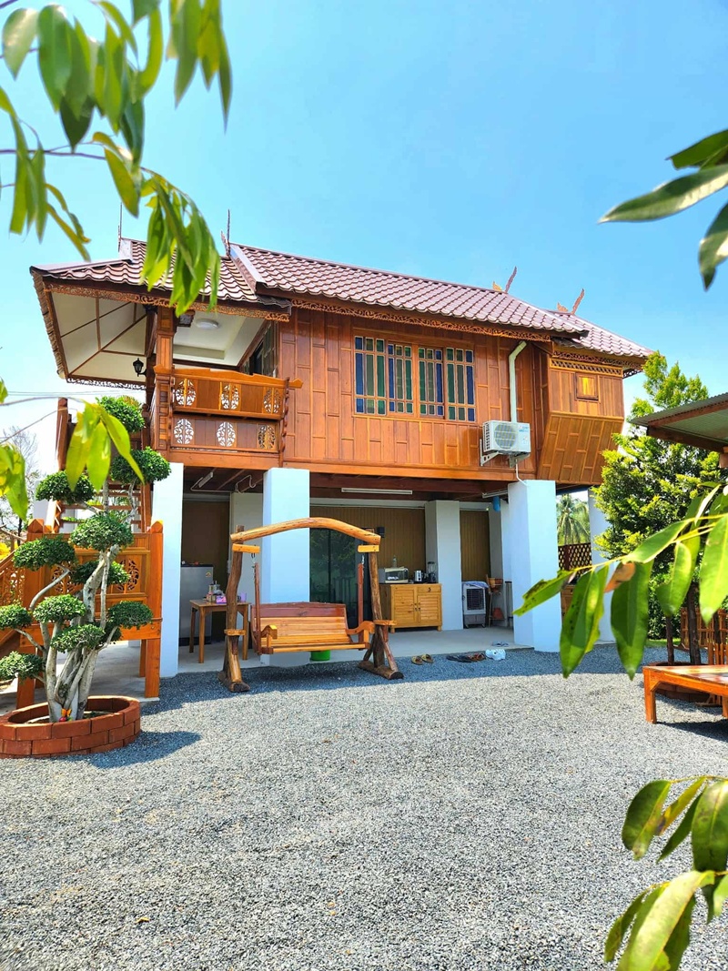 บ้านกลางทุ่ง