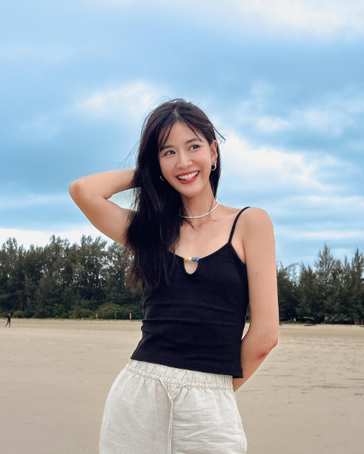 แพรว เฌอมาวีร์ ประวัติ