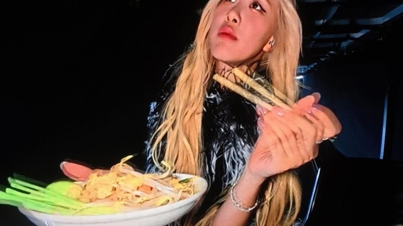 โรเซ่ BLACKPINK  โชว์กินอาหารไทย