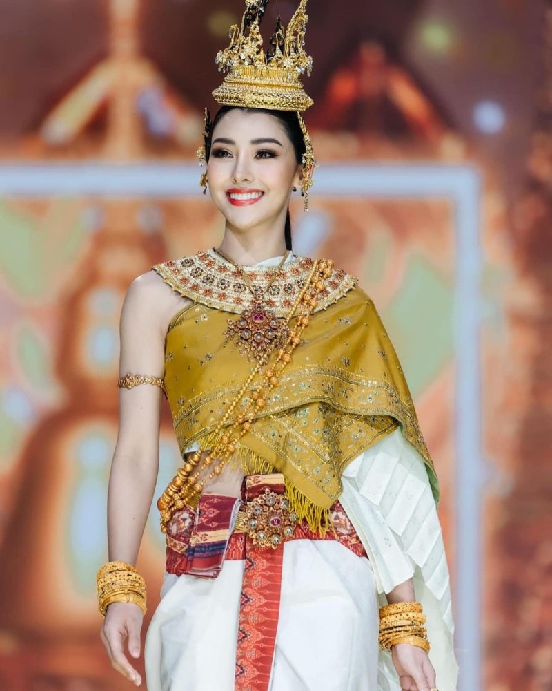 ยุวเฟิร์น ยุวภรณ์ ทรงงาม