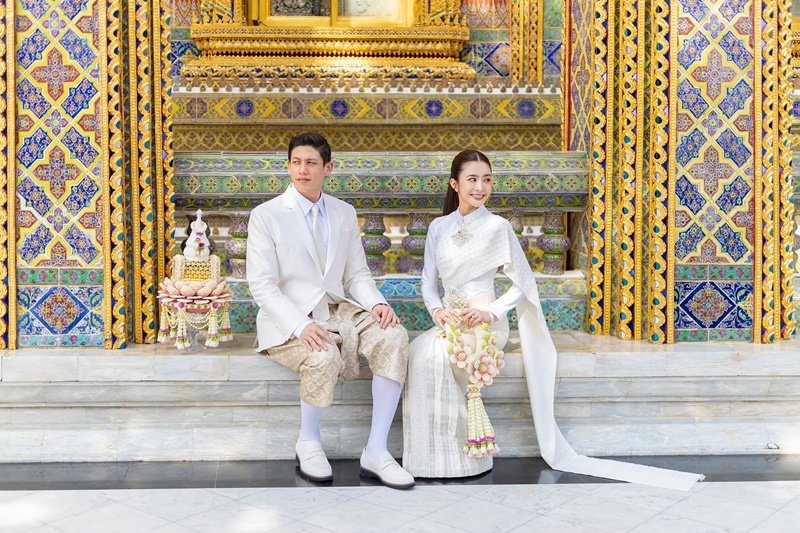 มายด์ ลภัสลัล ควง พาย สุนิษฐ์ เข้าพิธีมงคล