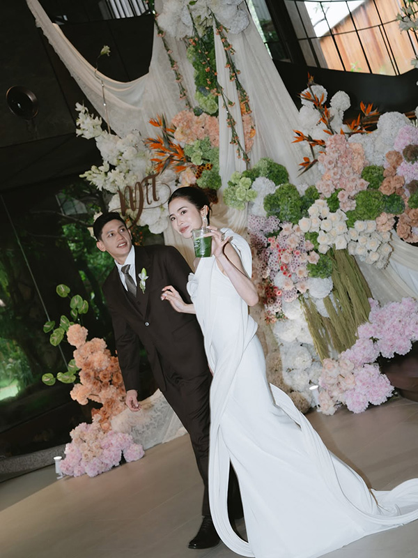 ภาพมายด์ ลภัสลัล  พาย สุนิษฐ์  ในงานหมั้น