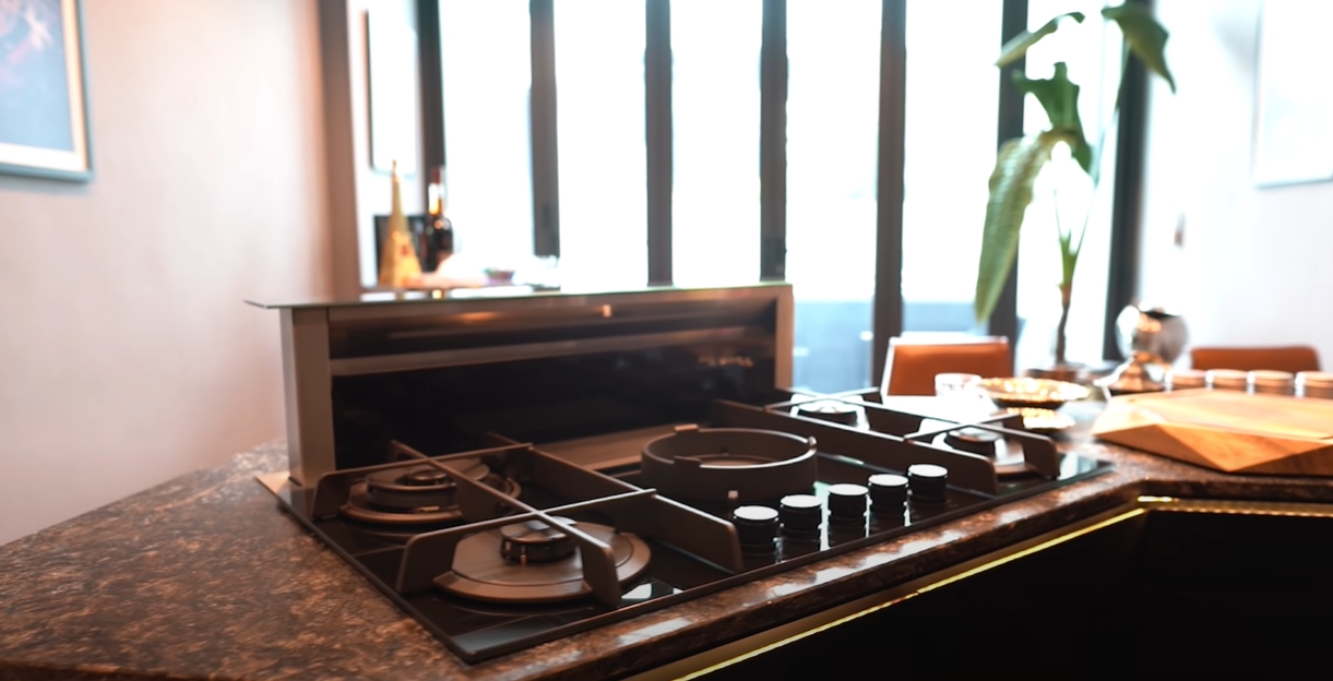 บ้านหม่อมถนัดแดก