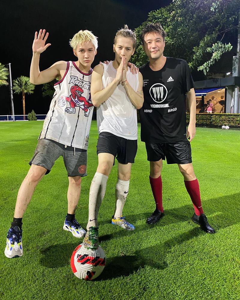 แจ็คสัน หวัง เตะบอล กับ บิวกิ้น กอล์ฟ เต๋า