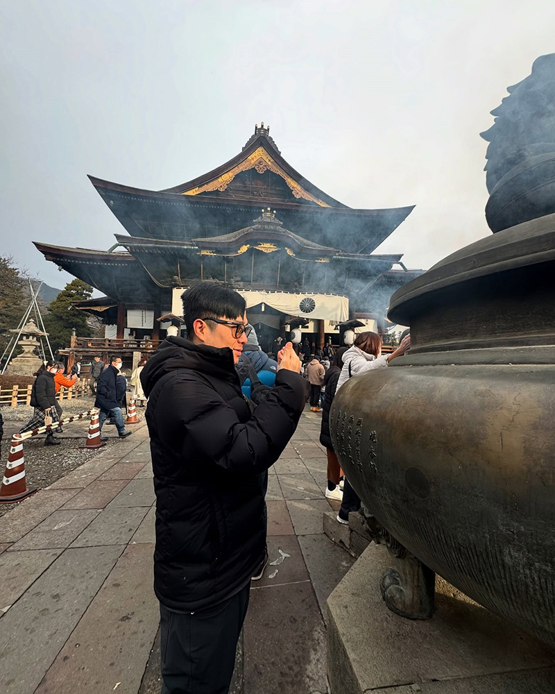 หมอช้าง ลงรูปคู่ภรรยา ฉลองรัก 17 ปี 