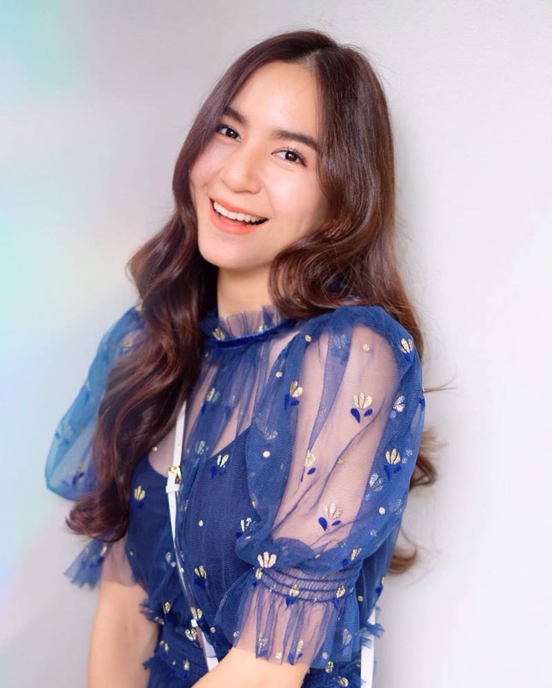 พลอย ชิดจันทร์