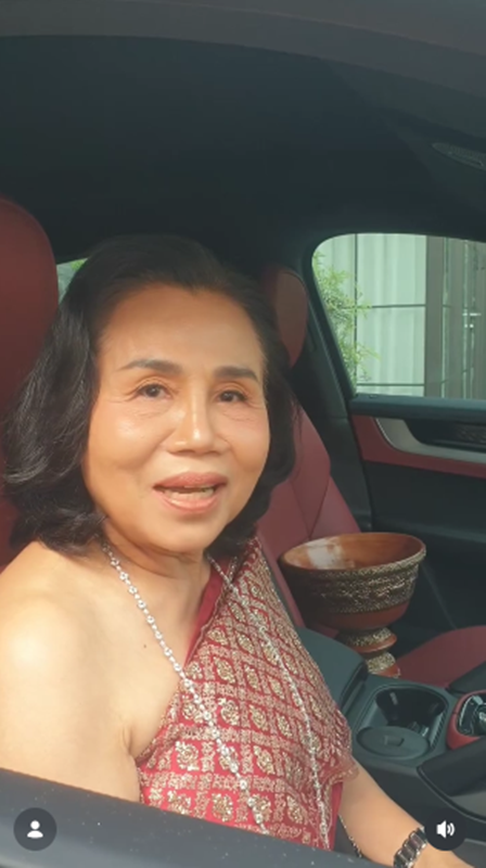 ยายหนิง แม่ชมพู่ อารยา