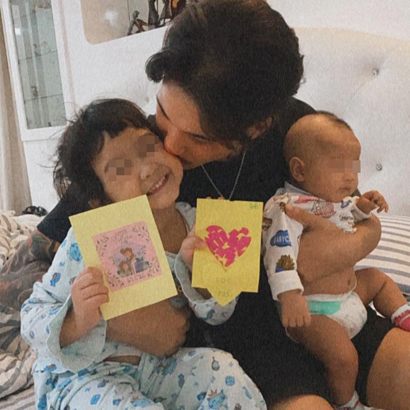 ครอบครัวพิพลอย 