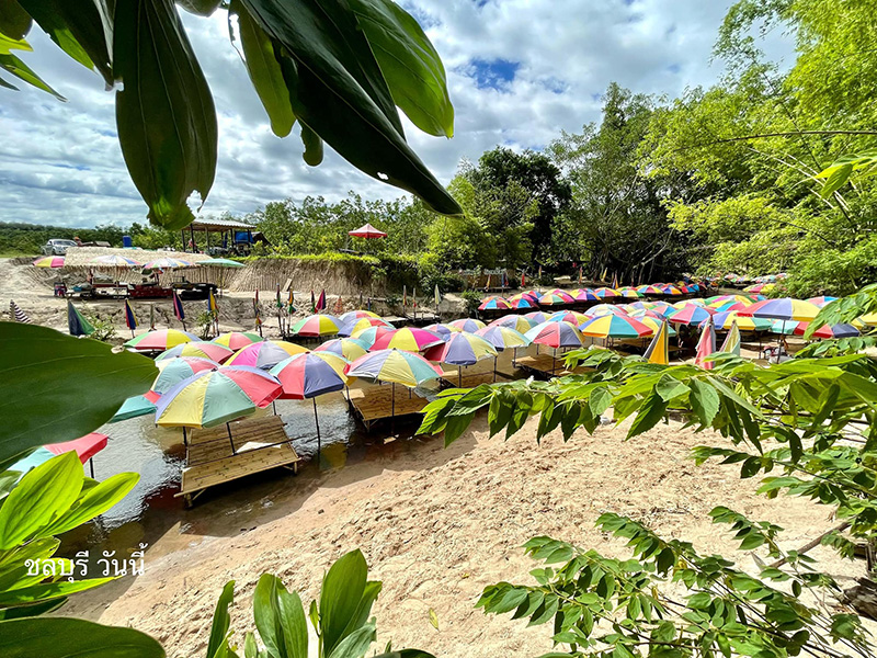ร่มไผ่ ไทรย้อย บรรยากาศ