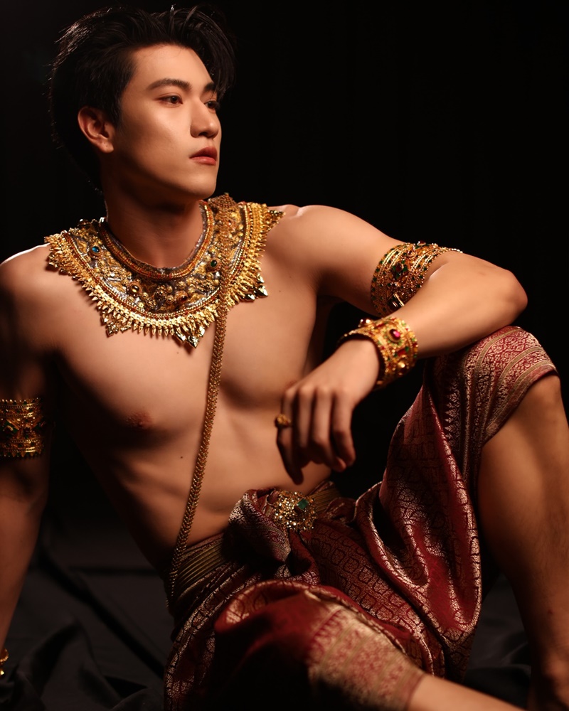 อิน จักราสินธุ์ ผลงาน