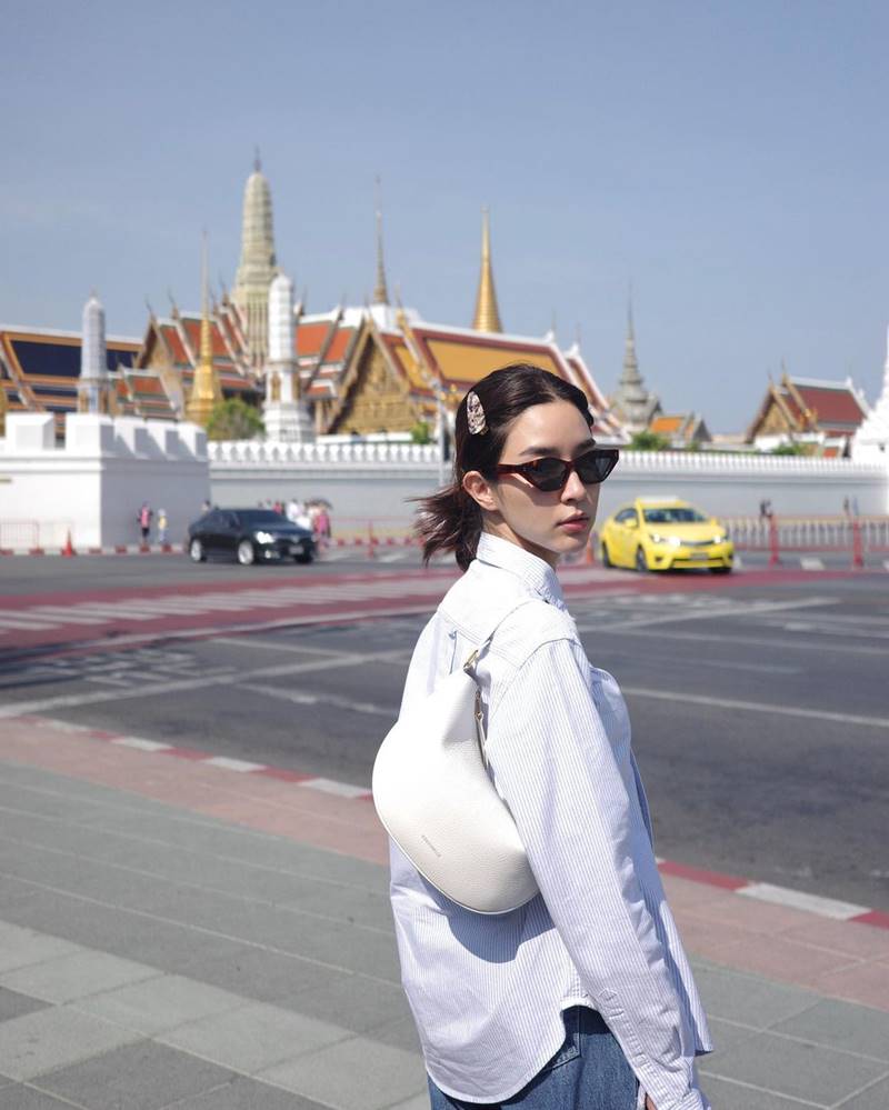 โม มนชนก 