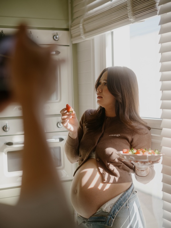 เจมส์ จิรายุ อวดภาพหวาน โฟม อุ้มท้อง 38 สัปดาห์