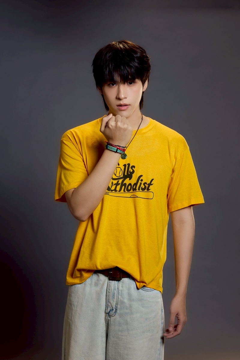 อู นักแสดง WU