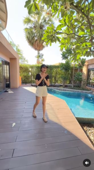 เนย โชติกา ประกาศขายบ้านติดทะเล